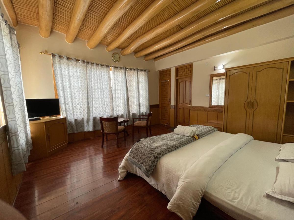New Royal Guest House Leh Exterior foto
